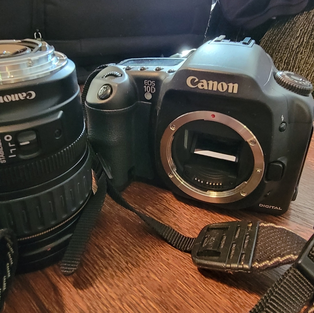 CANON EOS 10D SLR digital camera, flash, 3 lenses, filters, bag